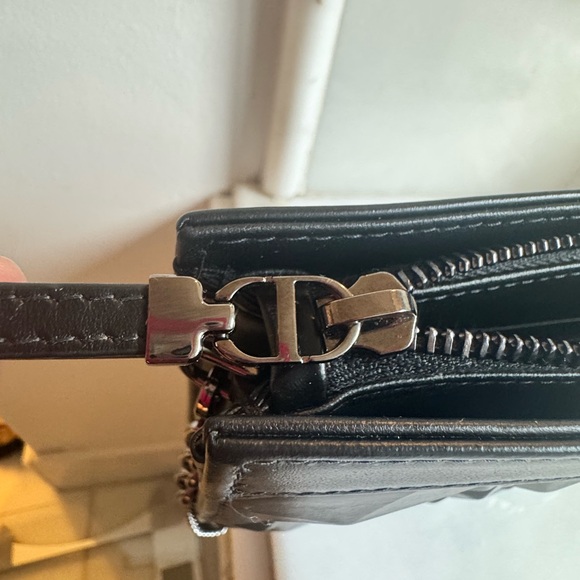 Dior Geometric Leather Chain Bag - Picture 7 of 10